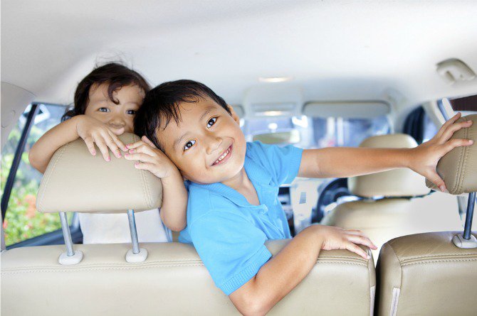 5 trò chơi giúp trẻ thư giãn trên xe ô tô (Ảnh: AsianParent)